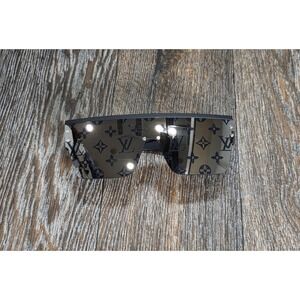 Louis Vuitton Waimea Sunglasses Matte Black Monogram Mirrored Lens Z1583E 145